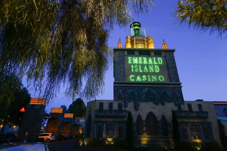 Emerald Island Casino Front