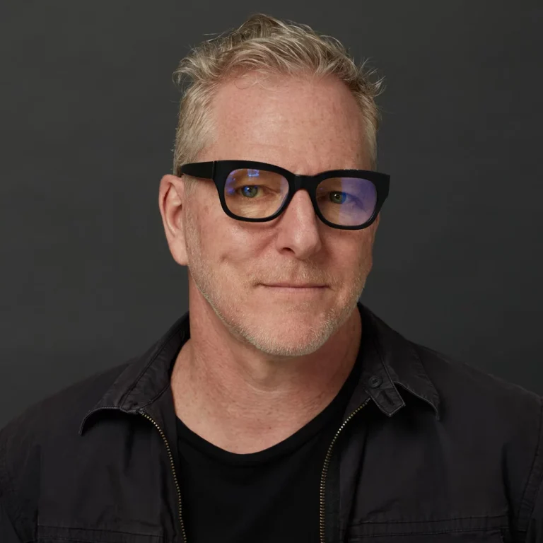 Aaron Neubert Headshot