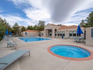 Image of pools at the Sagecliff apartment community