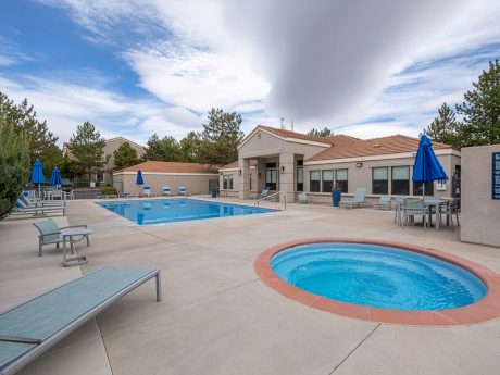 Image of pools at the Sagecliff apartment community